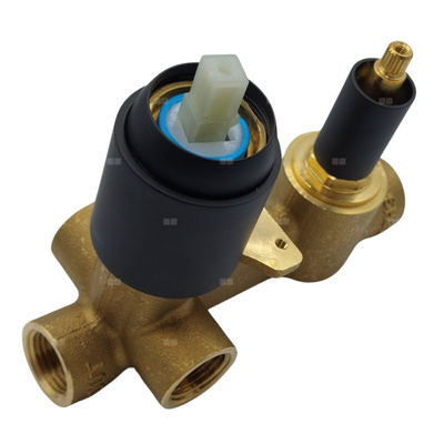 Bateria podtynkowa z przełącznikiem fi 35, czarny