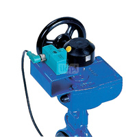 Ręczna przekładnia ślimakowa, smarowana fabrycznie - dożywotnio, napędzana kółkiem ręcznym wyposażona w dwa wyłączniki krańcowe indukcyjne DN 1000-1200