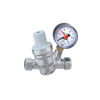 Regulator ciśnienia ze złączkami zaciskowymi – wersja skośna z manometrem O 22